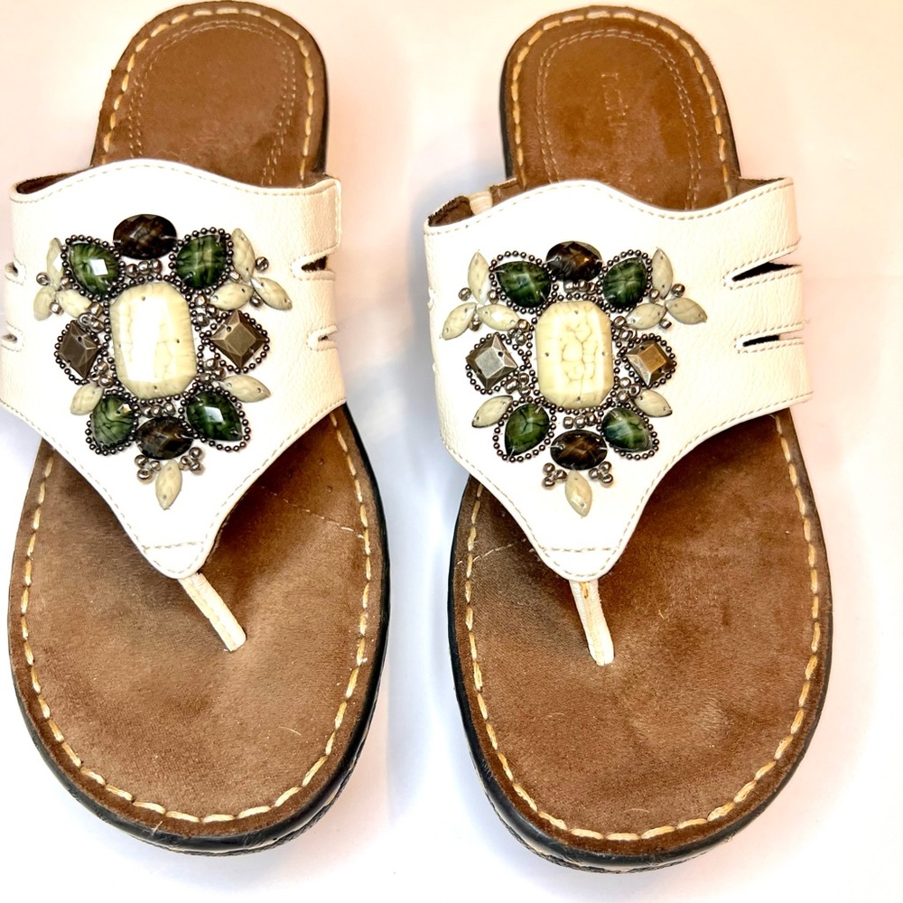 Naturalizer Sandals - Like New White w/ Gemstone Embellishments - Soft Comfort